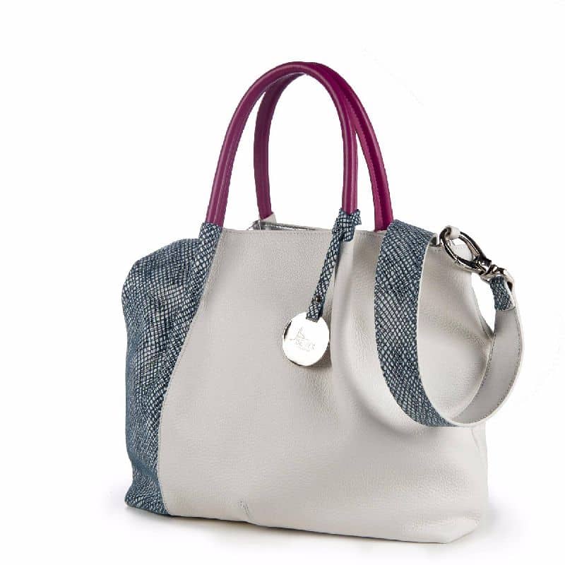 Original image of a Made in Italy handbag from the former website